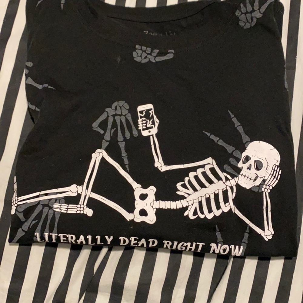 ☠️ZOE & LIV LITERALLY DEAD RIGHT NOW TEE💀